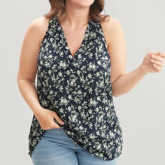 NWT BloomChic Ditsy Floral Halter Keyhole Tank Top - Picture 1 of 2